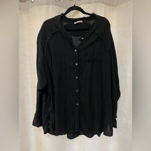 Carly Jean Los Angeles Black Frayed Blouse